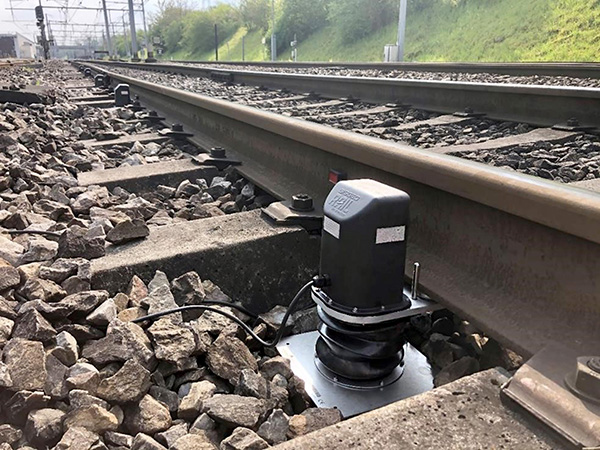 FLX-Rail Dynamic Deflection Sensor on Track